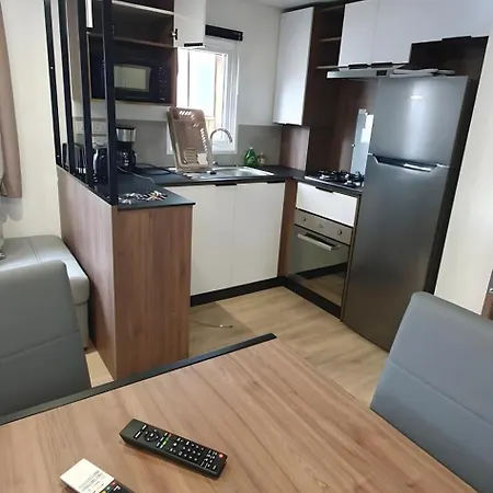 Mobile 789 Bois Dormant 营地 圣让-德蒙