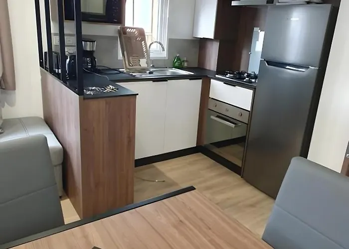 Mobile 789 Bois Dormant 营地 圣让-德蒙